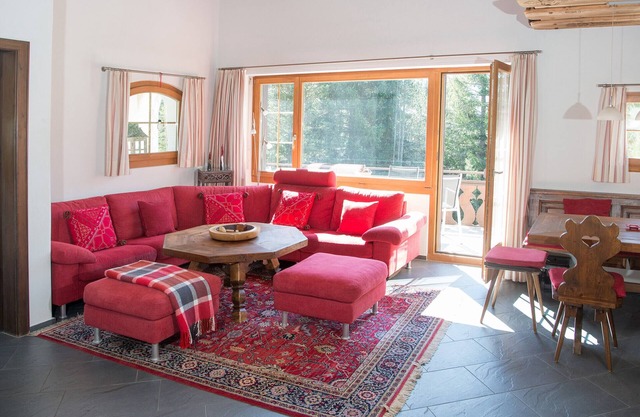 Holiday home with Jacuzzi for 6 persons-Lenzerheide