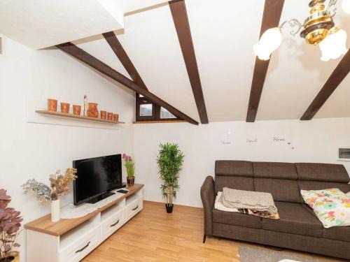 Holiday home with hot tube and 1 room