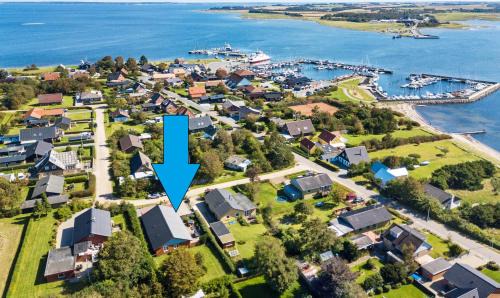 Holiday Home With Hot Tub And Offers Many Activities!