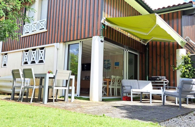 Holiday home with JACUZZI near the Lake