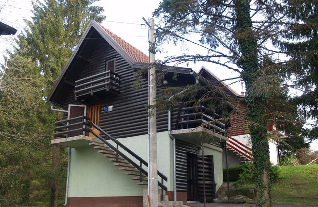 Holiday home with terrace, grill and garden