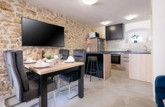 Holiday home with whirlpool and sauna, in Kastelir