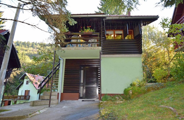 Holiday home Zdenko, (16584), Hajdine, hr