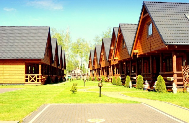 Holiday homes for families or groups of friends, 200m. from the beach.