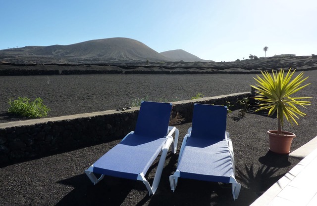 Holiday house in quiet location with views of the Timanfaya National Park