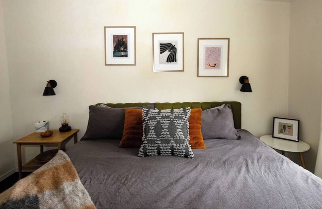 Holiday House Cedar Sauna + Easy River Access