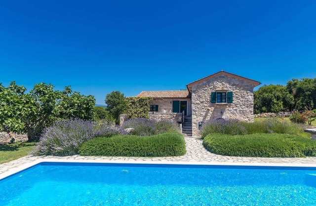 Holiday house DAJANA with mediterranean garden