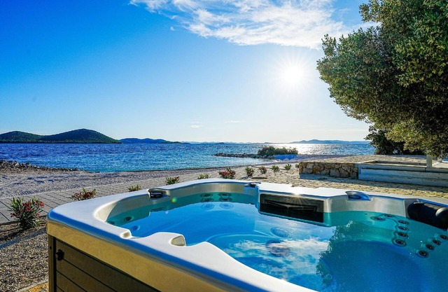 Holiday house for 4 persons approx. 54 qm in Drage, Dalmatia (North Dalmatia)