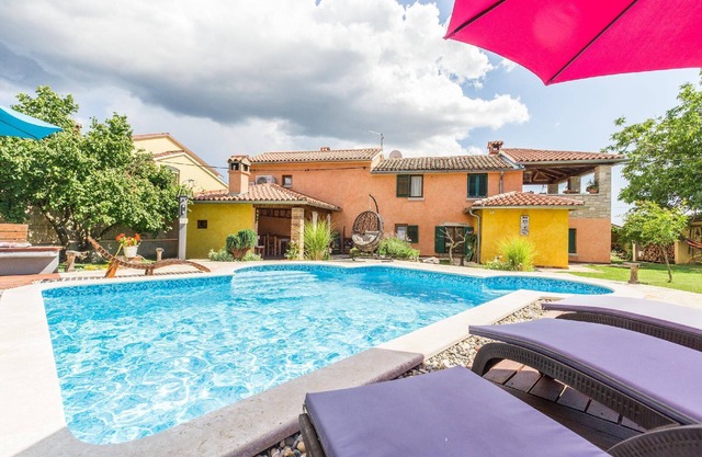 Holiday house for 6 persons approx. 140 qm in Svetvin Enat, Istria (Interior of Istria)