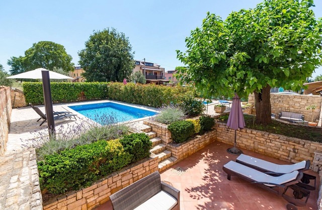 Holiday House Ghedda with pool