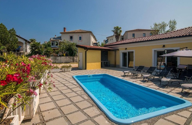 Holiday house Malinska for 1 - 6 persons with 3 bedrooms - Holiday home