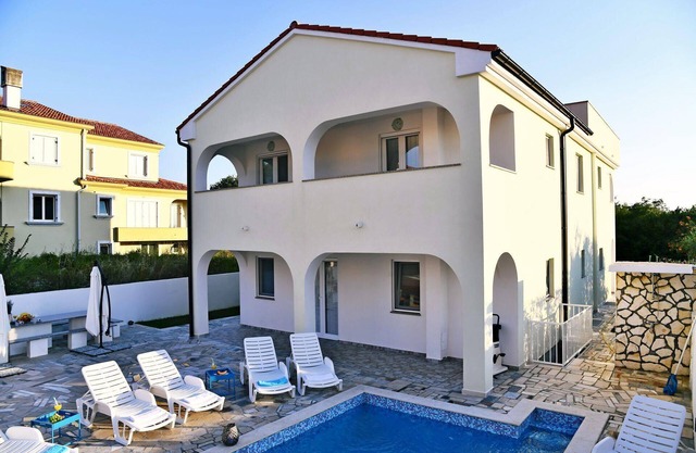Holiday house Malinska for 1 - 14 persons with 6 bedrooms - Holiday home