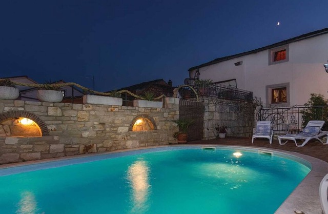 Holiday House Marina