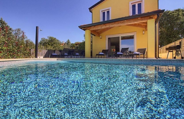 Holiday house Mugeba for 1 - 16 persons with 6 bedrooms - Holiday home