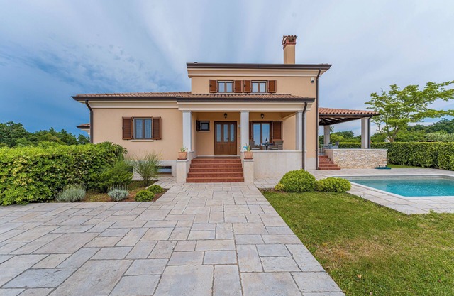 Holiday house Nicole * quiet location, fenced garden, private pool, free WiFi