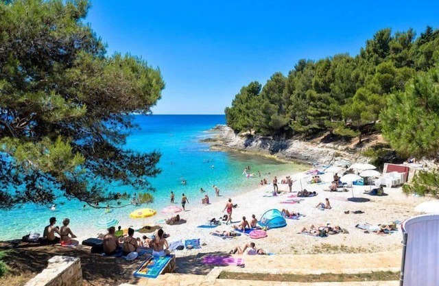 Holiday house Pula for 2 - 8 persons with 4 bedrooms - Holiday house