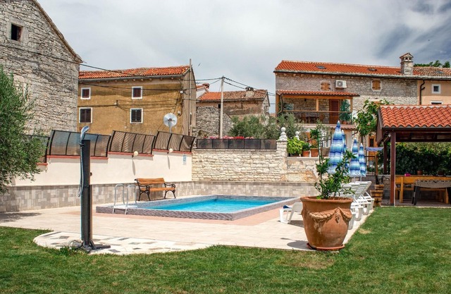 Holiday house Rezanci for 1 - 4 persons with 2 bedrooms - Twin house