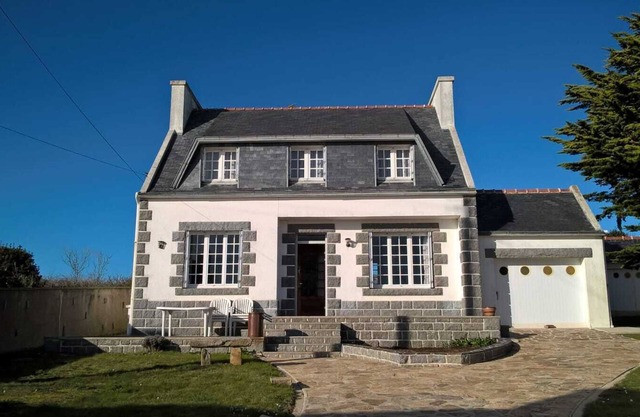 Holiday house, sea view, near the Pointe du Raz.
