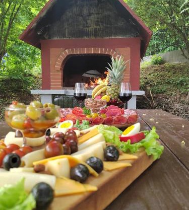 Holiday House Trnovac