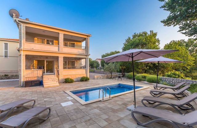 Holiday house VESNA with pool