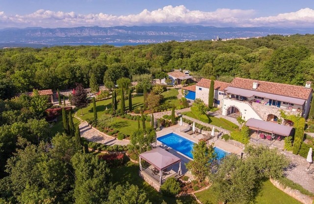 Holiday house with private pool for 4 persons approx. 96 qm in Sveti Ivan Dobrinjski, Kvarner Bay (Krk)