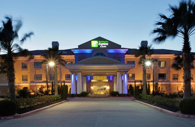 Holiday Inn Express Pearland by IHG