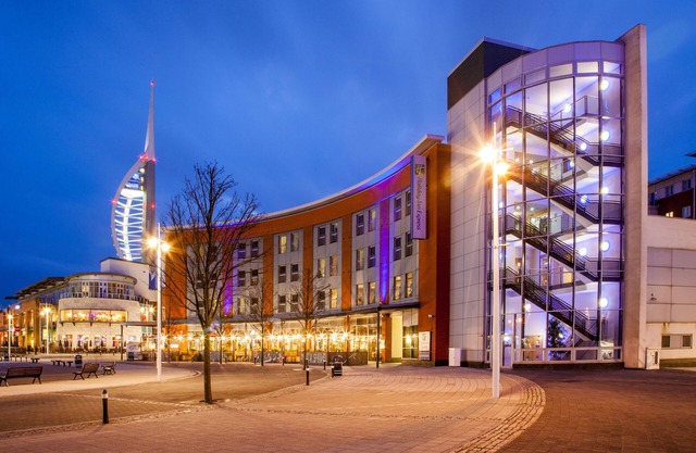 Holiday Inn Express Portsmouth - Gunwharf Quays by IHG