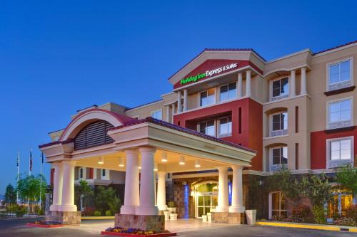 Holiday Inn Express & Suites Las Vegas SW Springvalley by IHG