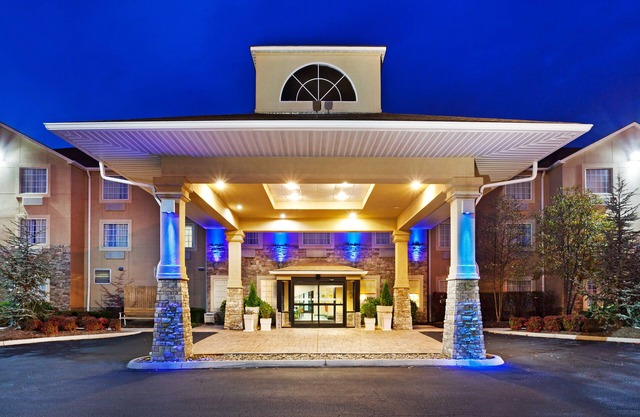 Holiday Inn Express & Suites Alcoa (Knoxville Airport) by IHG