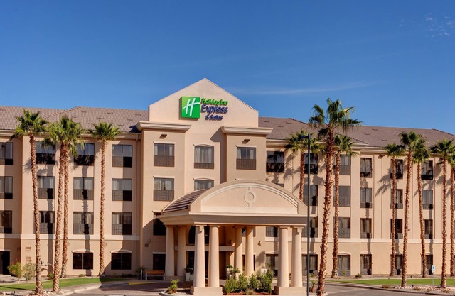 Holiday Inn Express & Suites Yuma by IHG