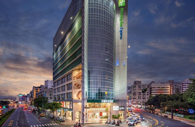 Holiday Inn Express Taichung Park, an IHG Hotel