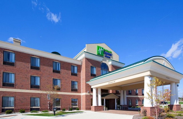 Holiday Inn Express & Suites Chesterfield by IHG