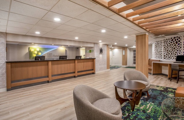 Holiday Inn & Suites Parsippany Fairfield by IHG