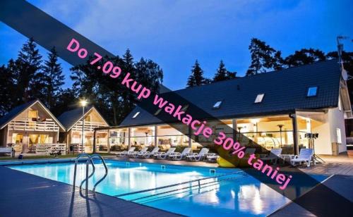 Holiday Park & Resort Pobierowo - całodniowe animacje i podgrzewany basen w cenie
