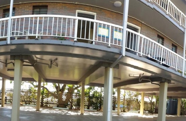 Holland Park Motel