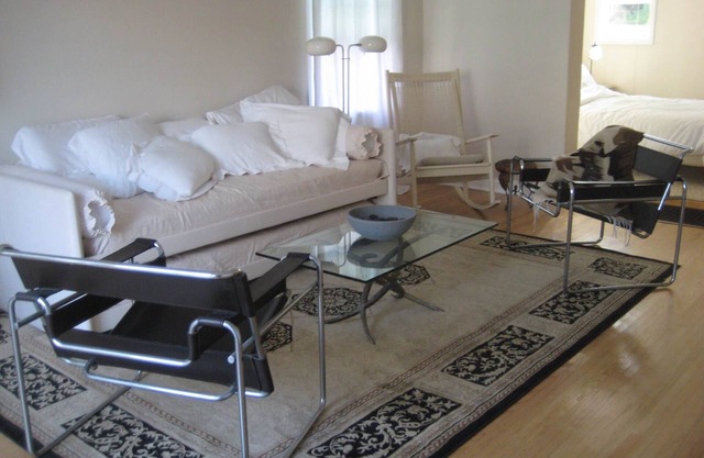 Hollywood-Mid-Wilshire-Beverly Apt. near the Grove, Farmers' Market, CBS-TV City