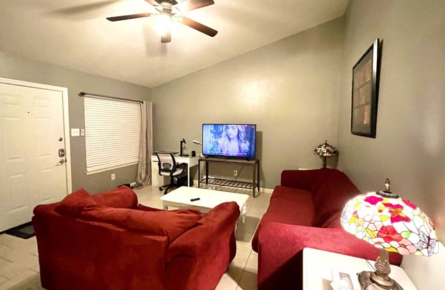 Home Away From Home 2 Bedroom 2 Bath Pet Stays for Free !