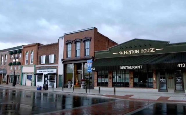 Home Away From Home Near Downtown Fenton