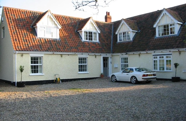 Home farm cottage Guest House