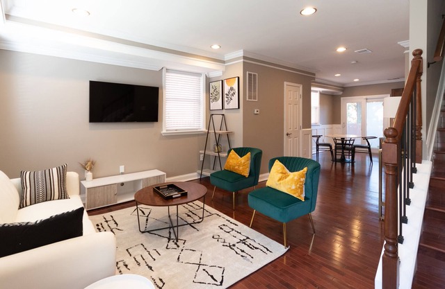 Home in Washington DC - Three BR 2.5 Bath w/ parking and Deck 3 min from metro