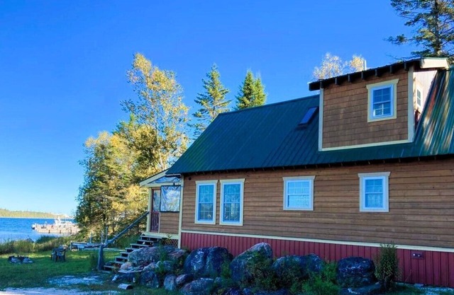 Home ON Lake Huron~Close to Mackinac Isl~ATV Trail