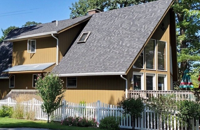 Home On White Lake With Private Frontage, Sleeps 10, Modern Kitchen