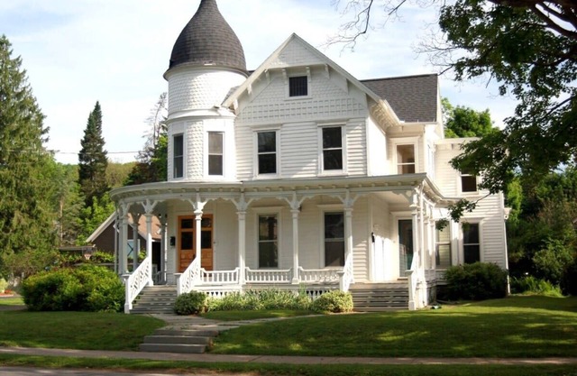 Home Run Apt 2 All Star Baseball Rentals