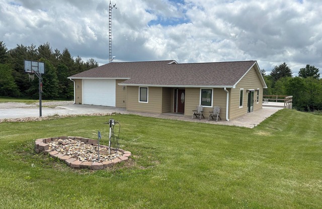 Home w/Pool on Lake Rathbun – less than 1 Mile to Boat Ramp!