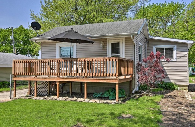 Home with Lake-View Deck by Camp Perry and Magee Marsh