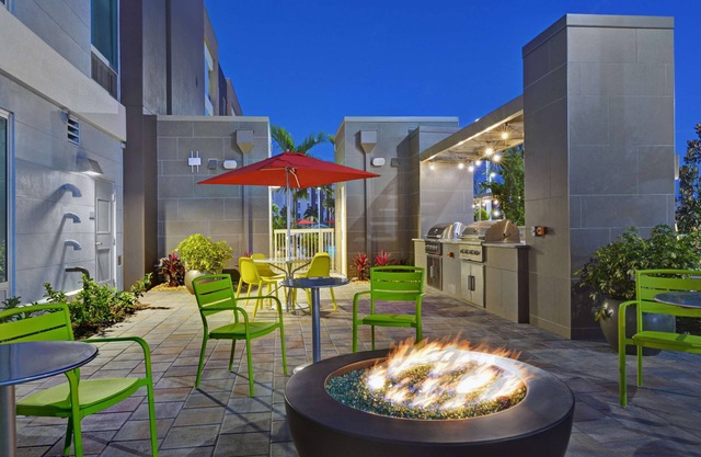 Home2 Suites by Hilton Fort Myers Colonial Blvd