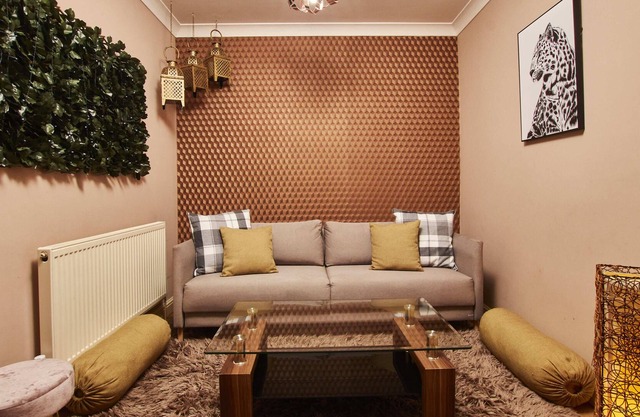 Homebird Property - Carter Knowle House
