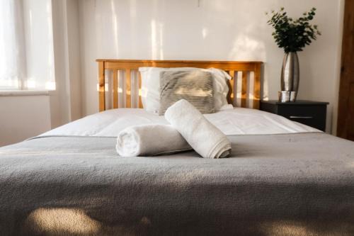 Homely Contractor House - Enjoy Free, Convenient Parking