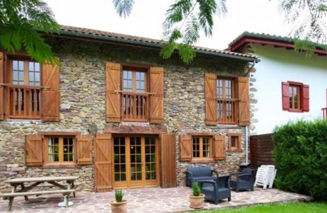 Homerez - House for 6 ppl. with spa and garden at Saint-Étienne-de-Baïgorry
