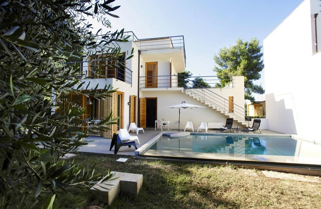 Homerez - Amazing villa 950 m away from the beach for 10 ppl. with swimming-pool